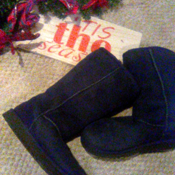 UGG Other - Classic high top Uggs